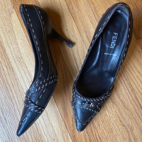 Fendi Shoes - Fendi vintage 90’s brown leather pumps size 36.5